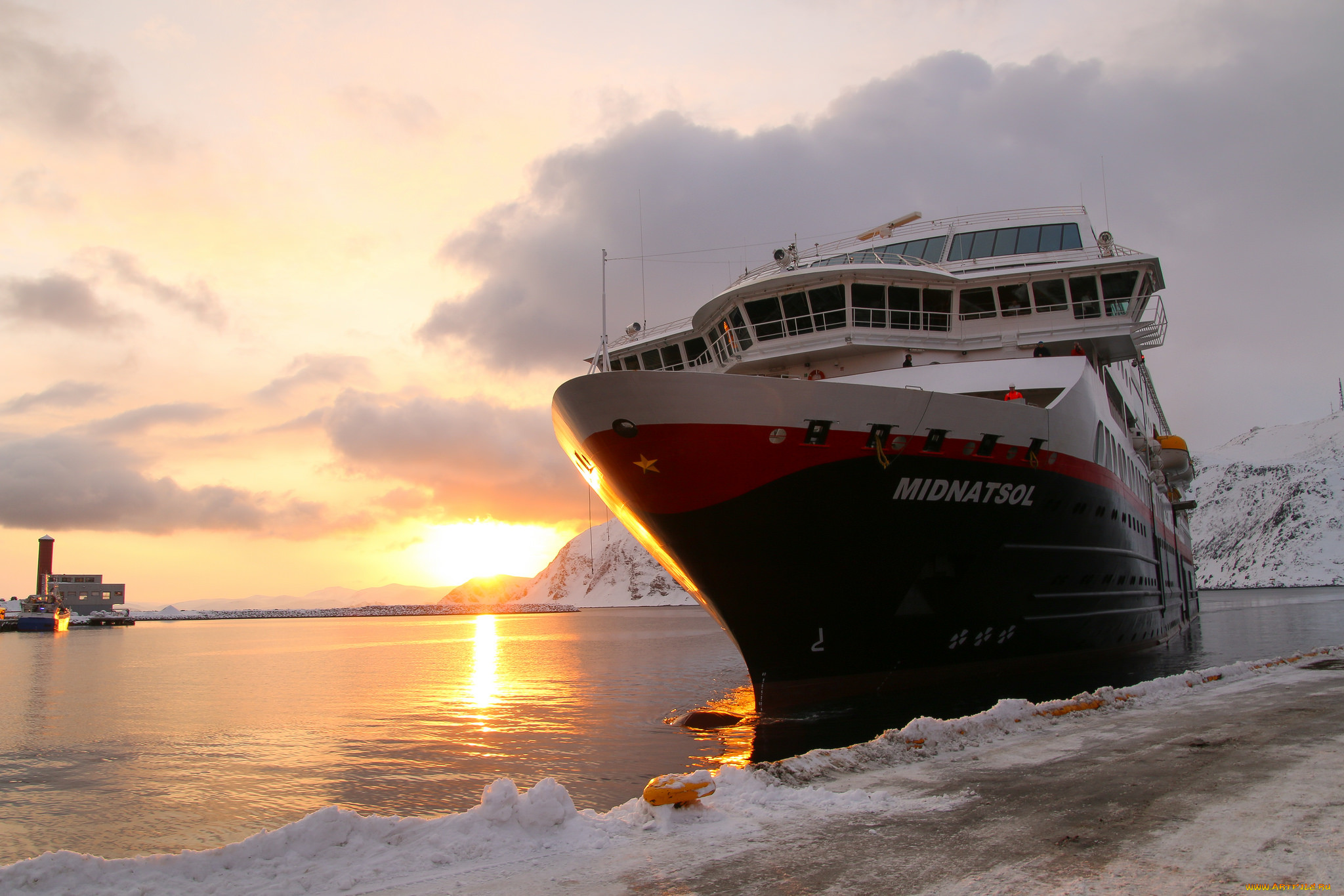 Круизный лайнер Norwegian Spirit